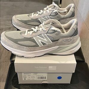 New Balance Men's 990v6 Gray and White Sneakers size 12 B Narrow